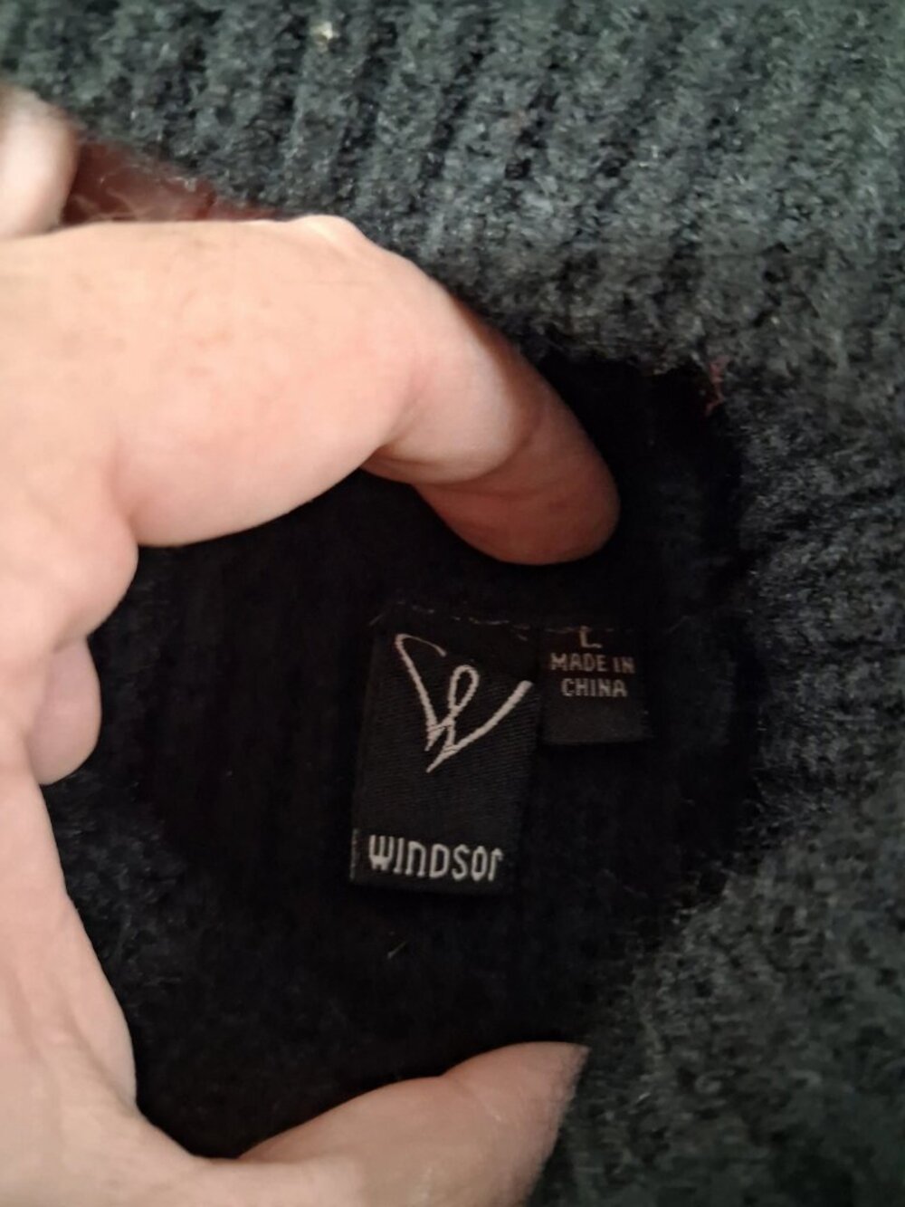 WINDSOR black ribbed-knit turtleneck sweater - Size L - USED